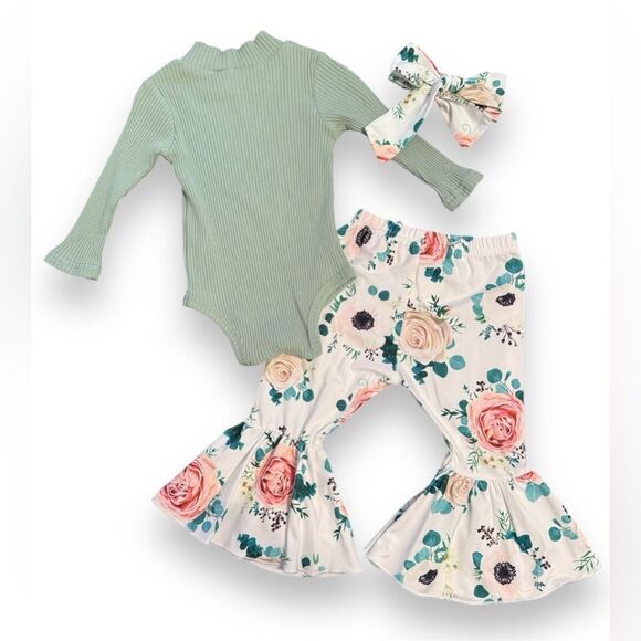 Baby girls floral bell bottom outfit NWOT - Picture 2 of 3